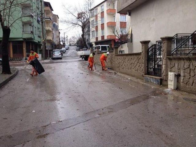 Körfez’de Temizlik Çalışmaları Sürüyor