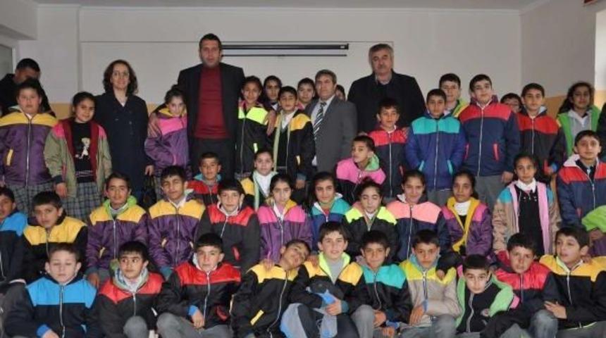 İslahiye'de 550 &Ouml;ğrenciye Kaban