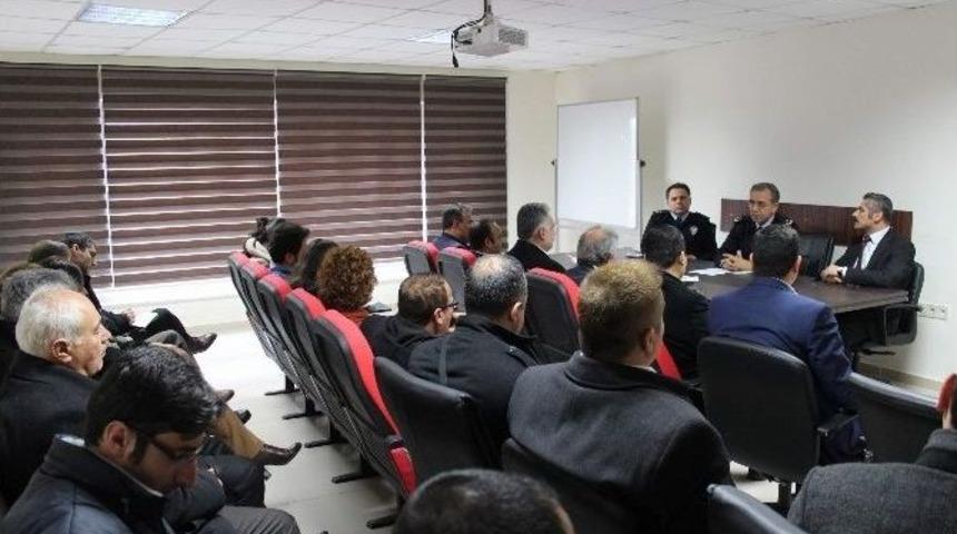 Emniyet Madde Bağımlılığına Savaş A&ccedil;tı