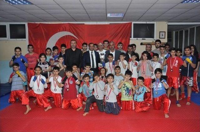 Başkan Yaman Başarılı Sporcuları Ziyaret Etti