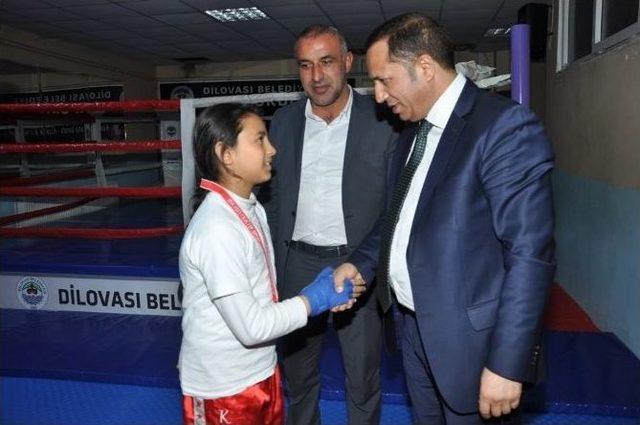 Başkan Yaman Başarılı Sporcuları Ziyaret Etti