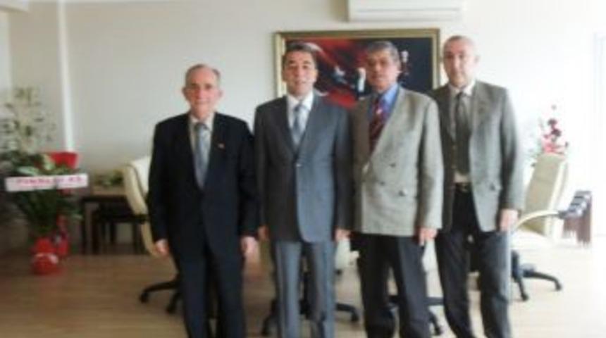 Emekliler Derneği&rsquo;nden Emniyet M&uuml;d&uuml;r&uuml;ne Ziyaret