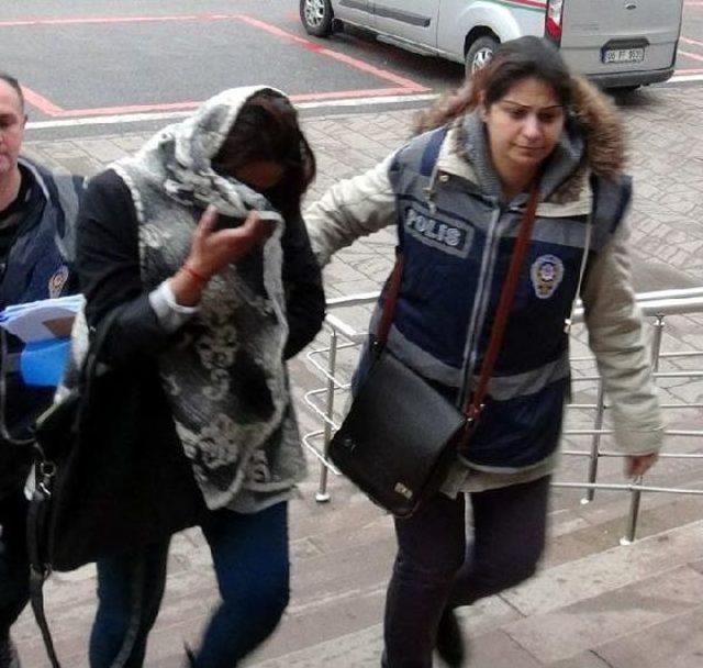 Cüzdan Çaldıkları Öne Sürülen 2 Bulgar Kadın Tutuklandı