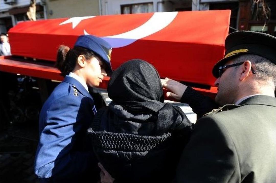 Şehit &Uuml;steğmen Son Yolculuğuna Uğurlandı