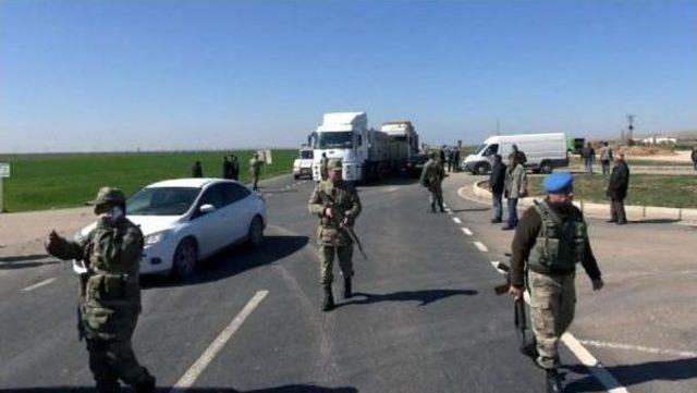 Elektrik Kesintilerini Protesto Etmek Için İpek Yolu'nu Trafiğe Kapattılar