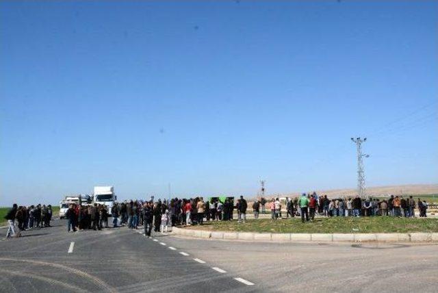 Elektrik Kesintilerini Protesto Etmek Için İpek Yolu'nu Trafiğe Kapattılar