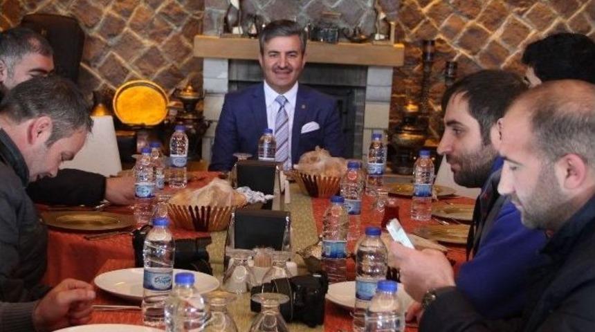 Ak Parti Milletvekili Aday Adayı G&ouml;kdemir, Basınla Bir Araya Geldi