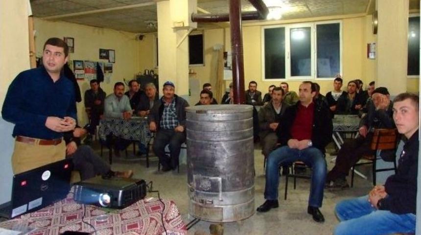 Burhaniye&rsquo;de Uzmanlar Kahvehanede Fıstık&ccedil;amını Anlattı