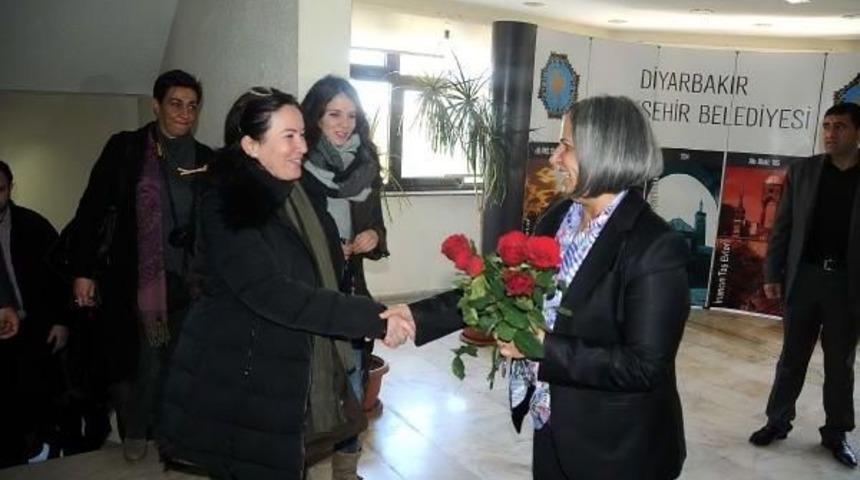 Kışanak'ı Ziyaret Eden Syriza Milletvekili: Yunan Ve K&uuml;rt Halkı Arasındaki K&ouml;pr&uuml; &Ouml;nemli