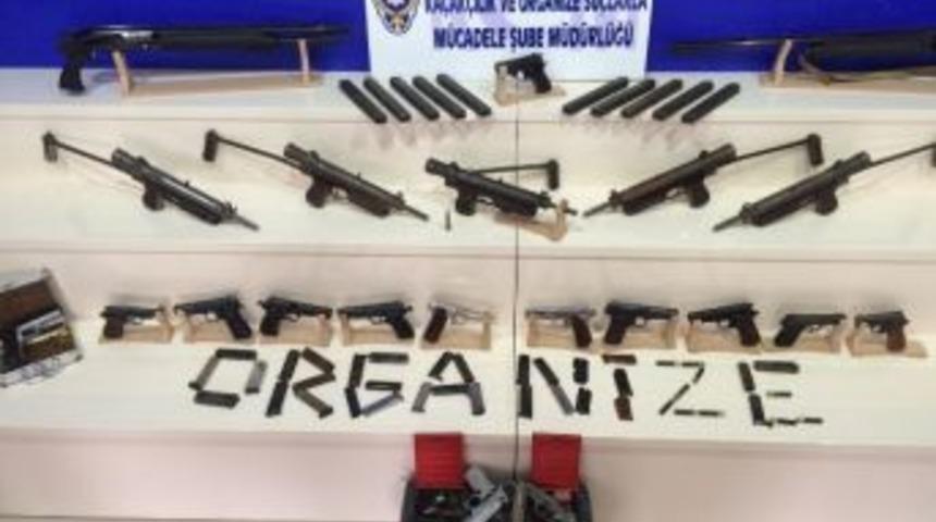 Adana&rsquo;da Ka&ccedil;ak Silah Operasyonu