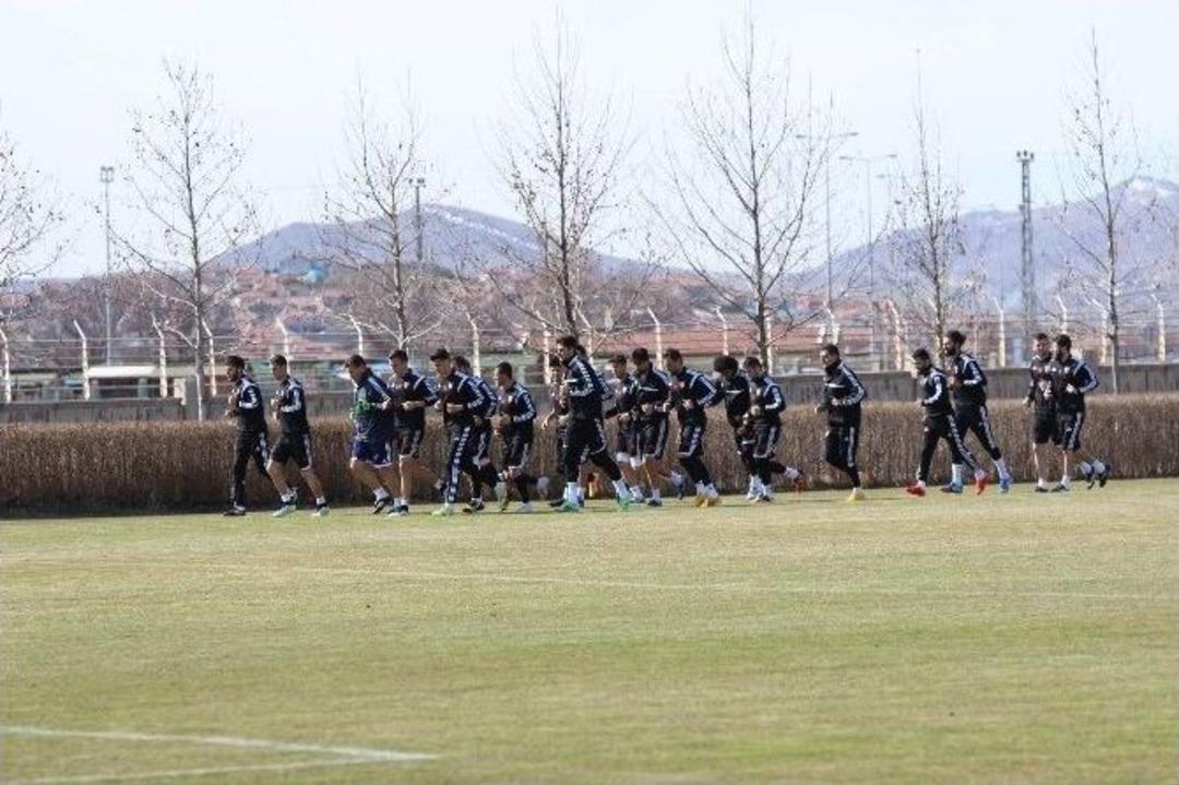 Kayserispor, Adana Demirspor Ma&ccedil;ı Hazırlıklarını S&uuml;rd&uuml;r&uuml;yor