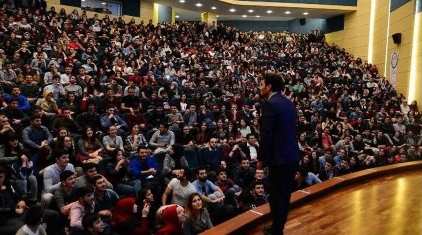 Hayrettin &Ouml;ğrencilerle Buluştu