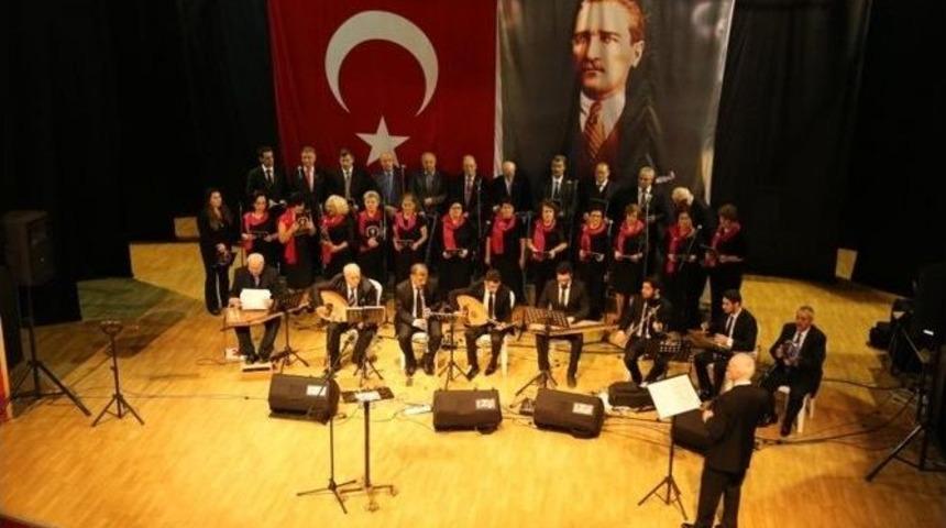 Kırklareli&rsquo;nde Yeşil&ccedil;am Şarkıları Mest Etti