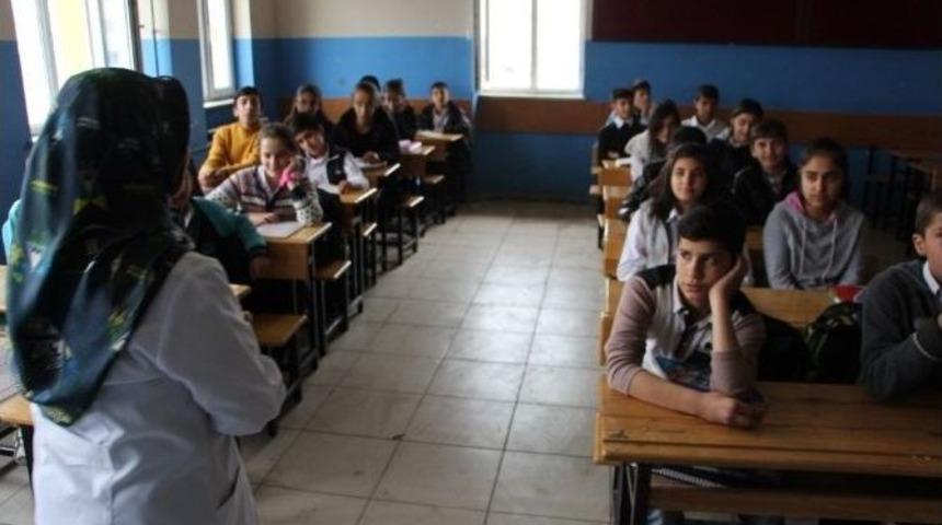 28 Şubat Mağduru Zekiye &Ouml;ğretmen Silopi&rsquo;de G&ouml;reve Başladı