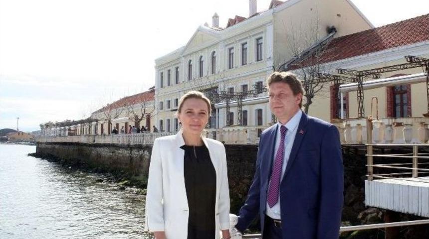 Ak Parti&rsquo;ye Fransız Aday