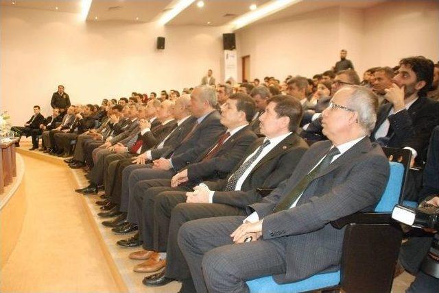 Eski Sağlık Bakanı Akdağ, Gaziantep Üniversitesi’nde Konferans Verdi