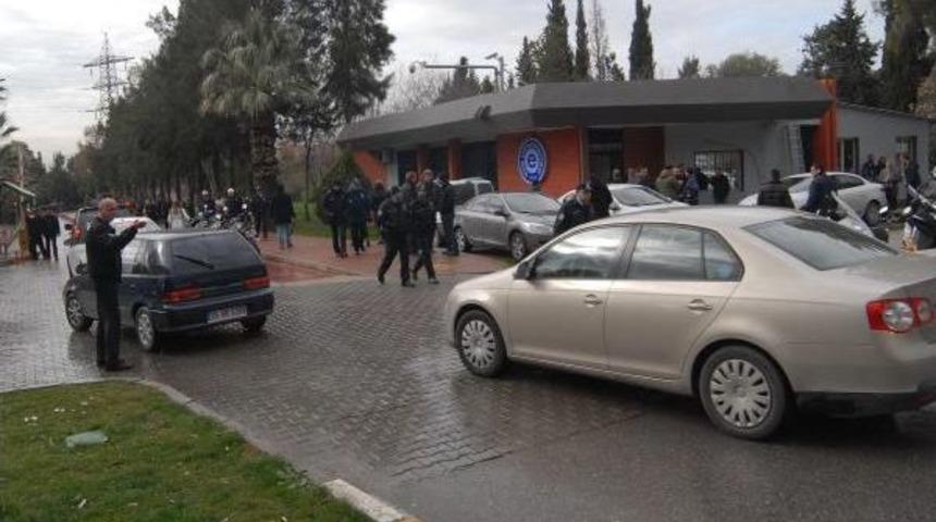 Ege &Uuml;niversitesi'nde 1 Kişinin &Ouml;ld&uuml;ğ&uuml; Olayın Ardından Iki M&uuml;fettiş İzmir'e Geldi