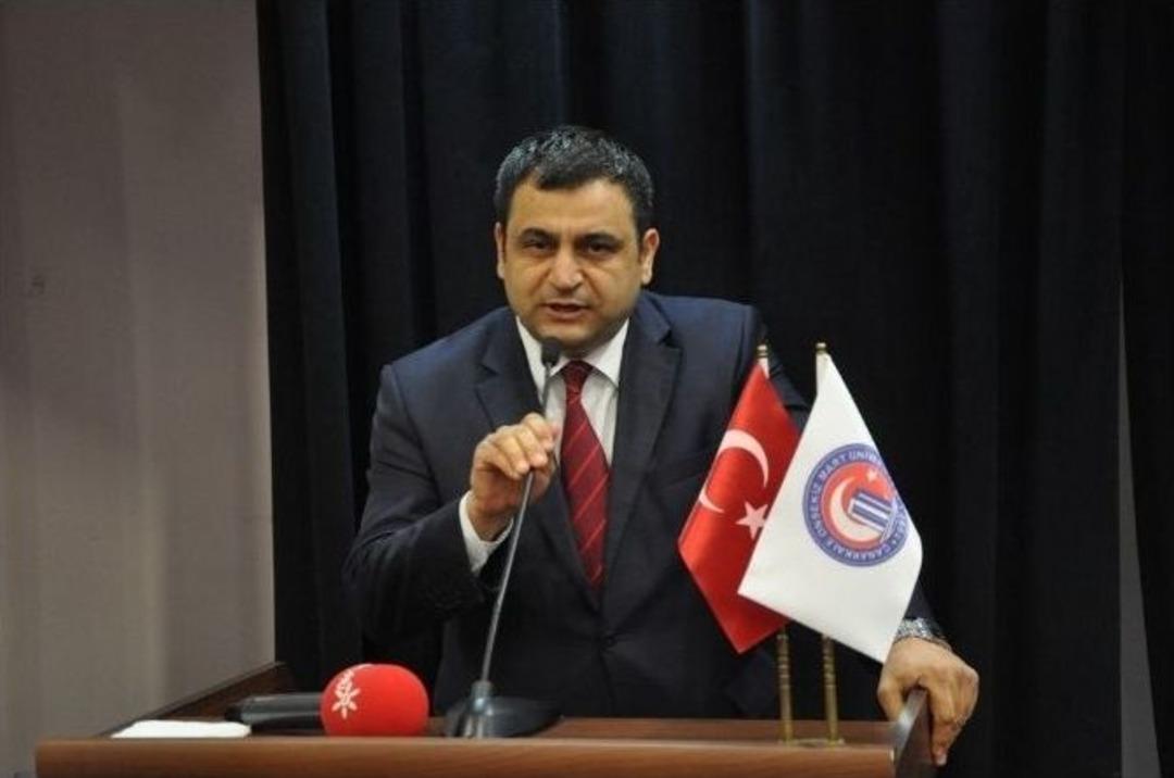 &Ccedil;om&uuml;&rsquo;de Rekt&ouml;r Se&ccedil;imleri