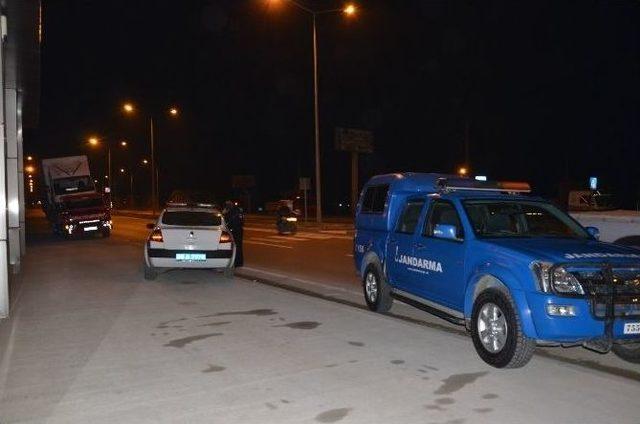 Çalıntı Kamyonet İhbarı Polisi Alarma Geçirdi