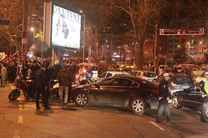 Kutlamalar Nedeniyle Beşiktaş’ta Trafik Kilitlendi G2