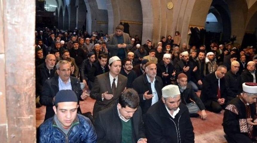 Necmettin Erbakan İ&ccedil;in Mevlit Okutuldu