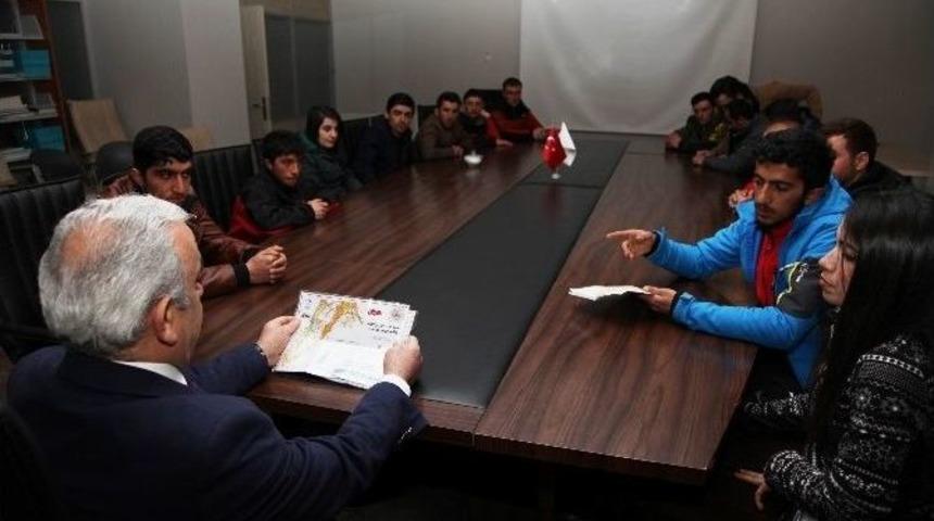 Hakkarili Kayak Sporcularının Daka Ziyareti