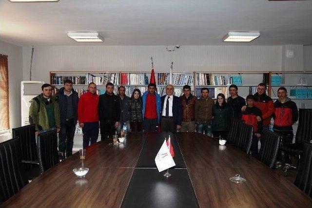 Hakkarili Kayak Sporcularının Daka Ziyareti