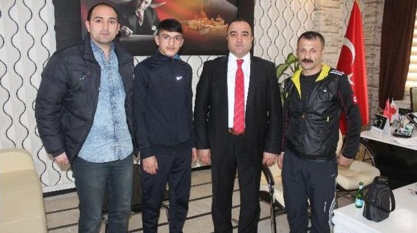 Ağrılı G&uuml;reş&ccedil;i Milli Takım Yolunda