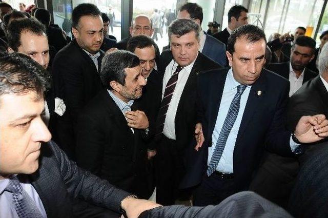 Ahmedinejad: "türkiye Ve İran Dayanışma İçine Girerse Uluslararası Problemlerin Çözümüne Büyük Katkı Sağlar"" 1