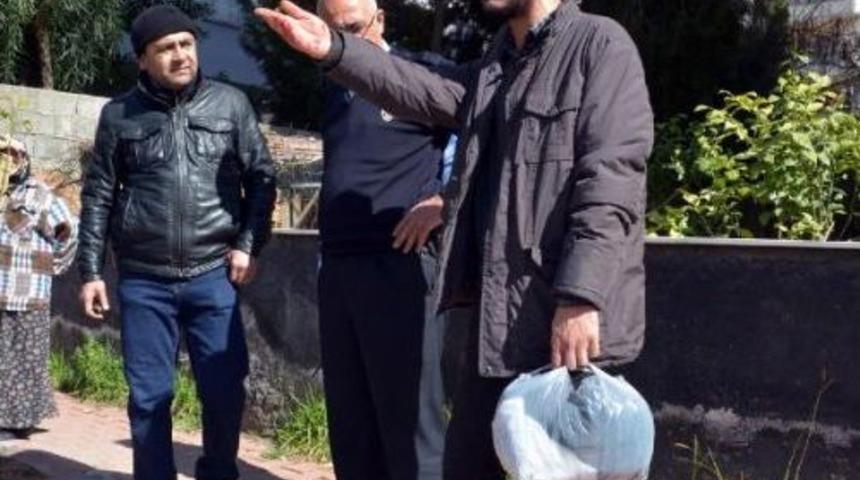 Sevgilisinden Dayak Yiyen Erkeği Polis Kurtardı