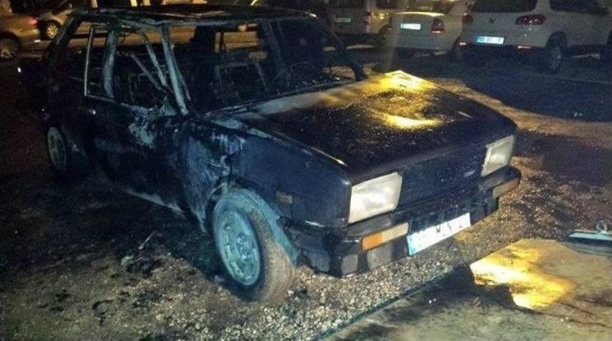 Park Halindeki Otomobil Yandı