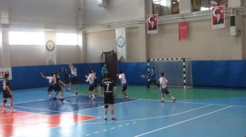 Analig Hentbol Heyecanı Bursa&rsquo;da Devam Ediyor