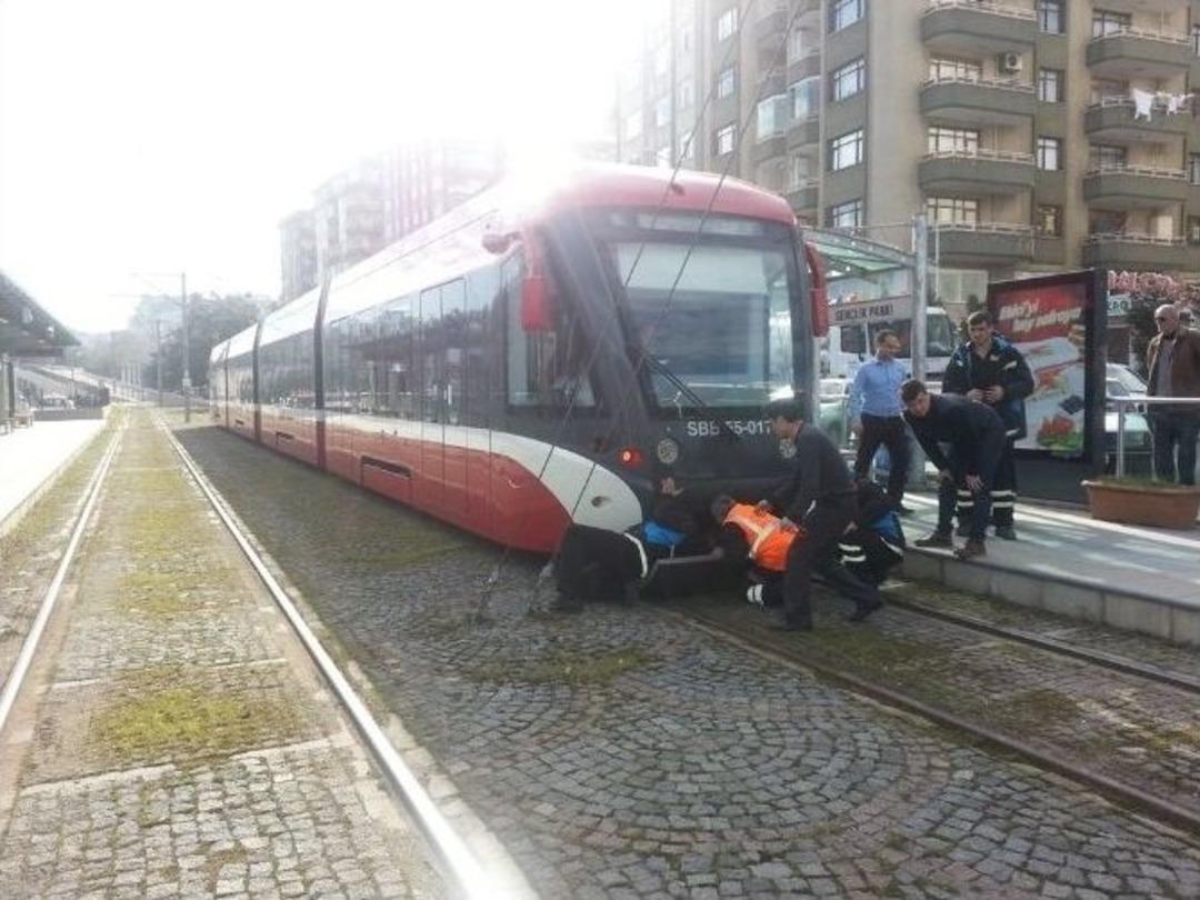 Raylı Sistem Treni Arıza Yapınca, Bakım Ekibi Zamanla Yarıştı