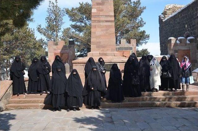 Çat Belediyesi’nden Kuran Kursu Hocaları Ve Öğrencilerine Erzurum Gezisi