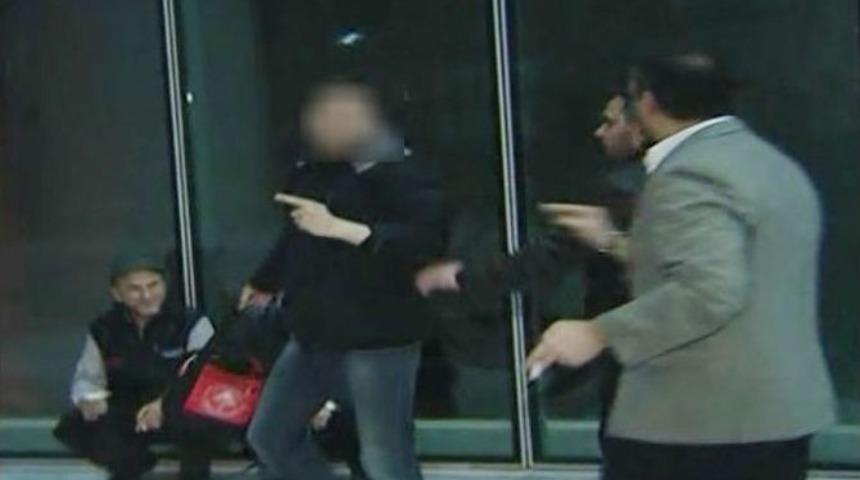 Ahmedinejad’ın Programı Öncesi Şüpheli Paket Alarmı