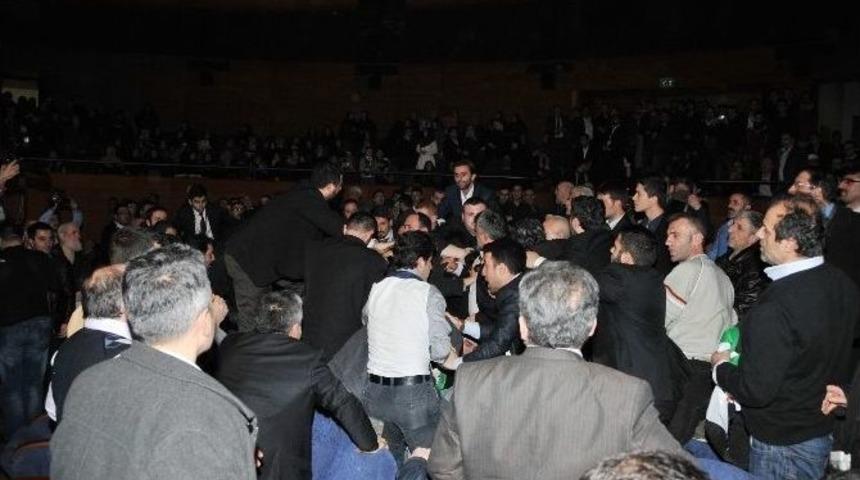 Ahmedinejad&rsquo;ın Konuşması Sırasında Salonda Arbede: 7 G&ouml;zaltı