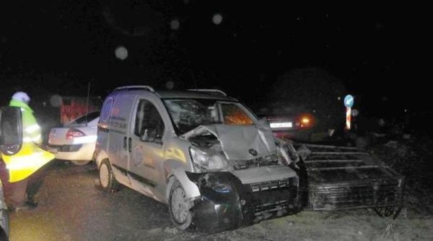 Kırkağaç'ta Kaza: 1 Ölü, 5 Yaralı