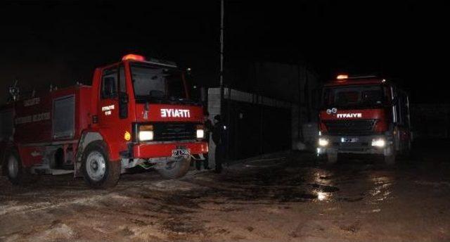 Gaziantep'te Ahşap Palet Atölyesinde Yangın