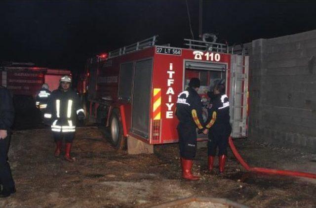 Gaziantep'te Ahşap Palet Atölyesinde Yangın