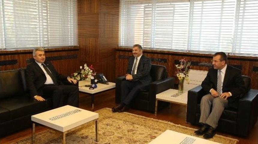 Cumhuriyet Başsavcısı Orhan Usta&rsquo;dan B&uuml;y&uuml;kşehir Belediye Başkanı &Ccedil;elik&rsquo;e Tebrik Ziyareti