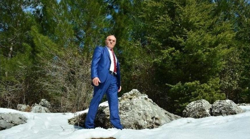 Beluk, Dağ, Taş, Kar, Fırtına Demeden Geziyor