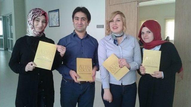 Atasay Kuyumculuk’tan Erzincan Üniversitesi Öğrencilerine Bin Adet Kitap Hediyesi