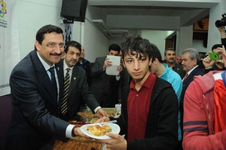 Başkan Ak, Hayat Bilgisi Öğretmeni Oldu G2