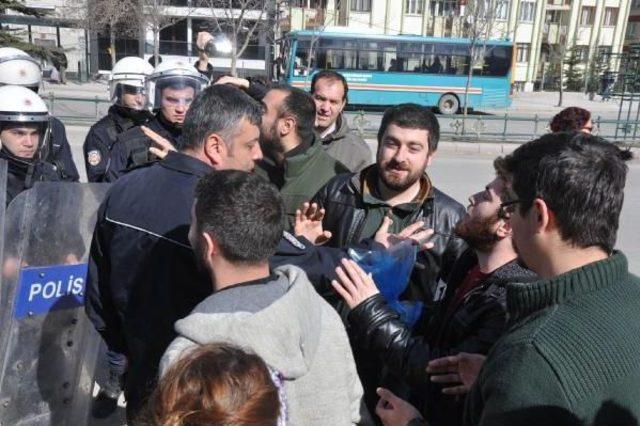 Öğrenci Kolektifi Üyeleri Vali Tuna'ya Yumurta Gönderdi