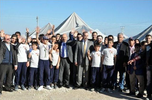 Başakşehir’den Çadır Kente Anlamlı Ziyeret