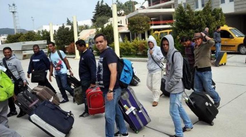 Sezonun Ilk Yolcu Gemisi Boş Geldi, Esnaf &Uuml;z&uuml;ld&uuml;