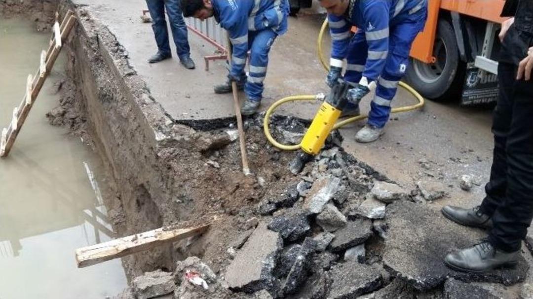 İzmir&rsquo;de Bir İnşaatın Temeline Su Dolması Tehlikeye Neden Oldu