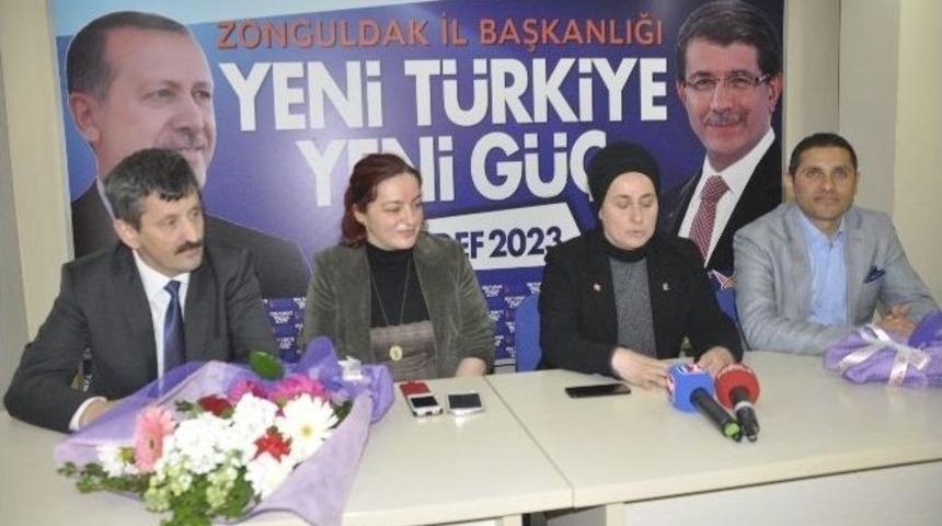 Ak Kadınlarda Devir Teslim T&ouml;reni