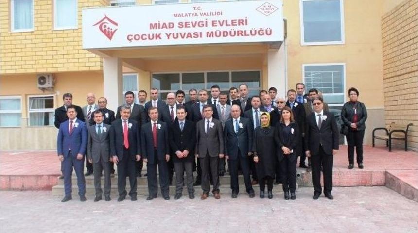 Vergi Haftası Nedeniyle Sevgi Evlerinde Kalan &Ccedil;ocuklar Ziyaret Edildi