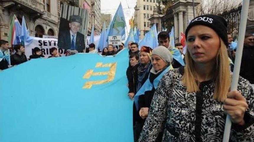 Kırım Ve Ukraynalılar Ortak Protesto G&ouml;sterisi Yaptı